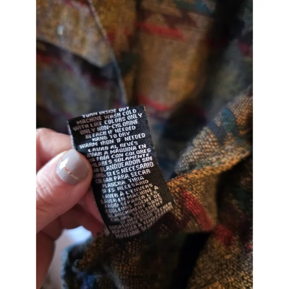 BBJ Los Angeles Aztec Print Knit Snap Cropped women's Jacket SIZE L Trendy - Picture 8 of 11